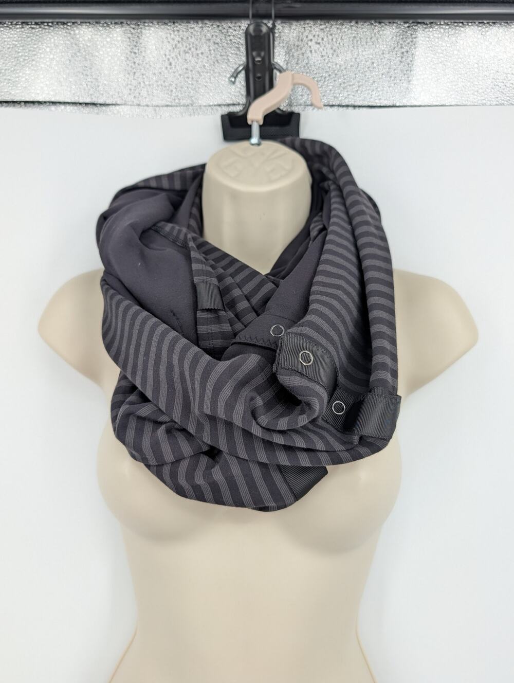 Lululemon Vinyasa Scarf Gray Black Snap Closure Infinite Scarf Warm Cold Weather